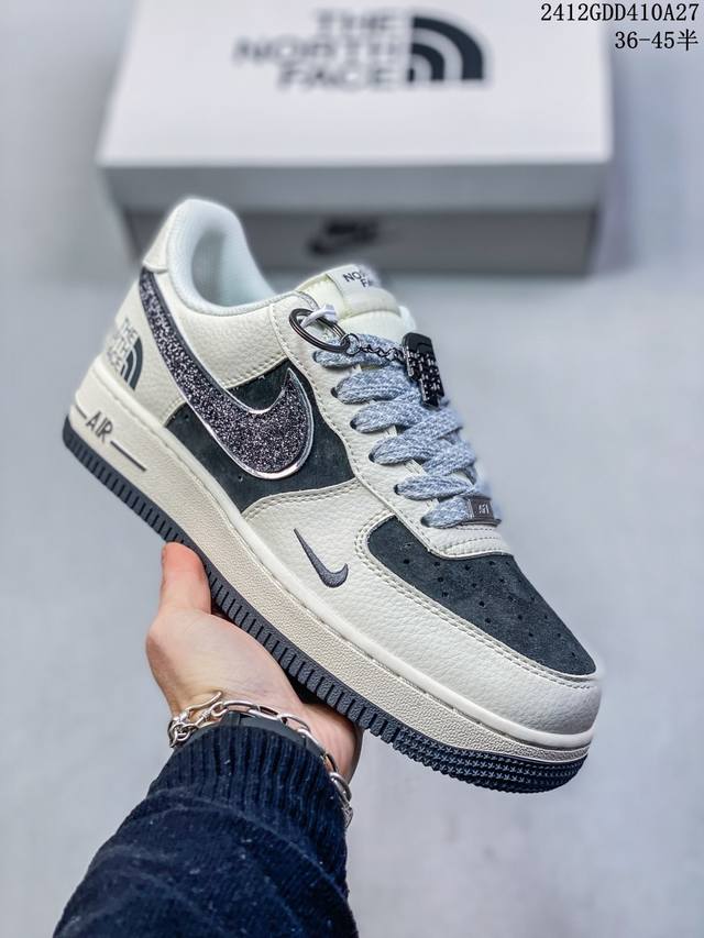 海外限量发售！公司级nike Air Force 1 '07 Low “北面联名--满天星棕勾米白配色”空军一号 低帮 运动鞋 休闲鞋 折边针车 工艺难度大 原