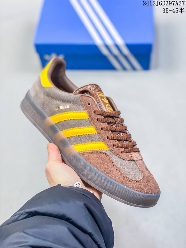 公司级adidas Originals Gazelle Indoor 三叶草休闲防滑耐磨低帮板鞋 鞋头出色设计 塑就出众贴合感 稳固的后跟贴合足部曲线设计 软弹