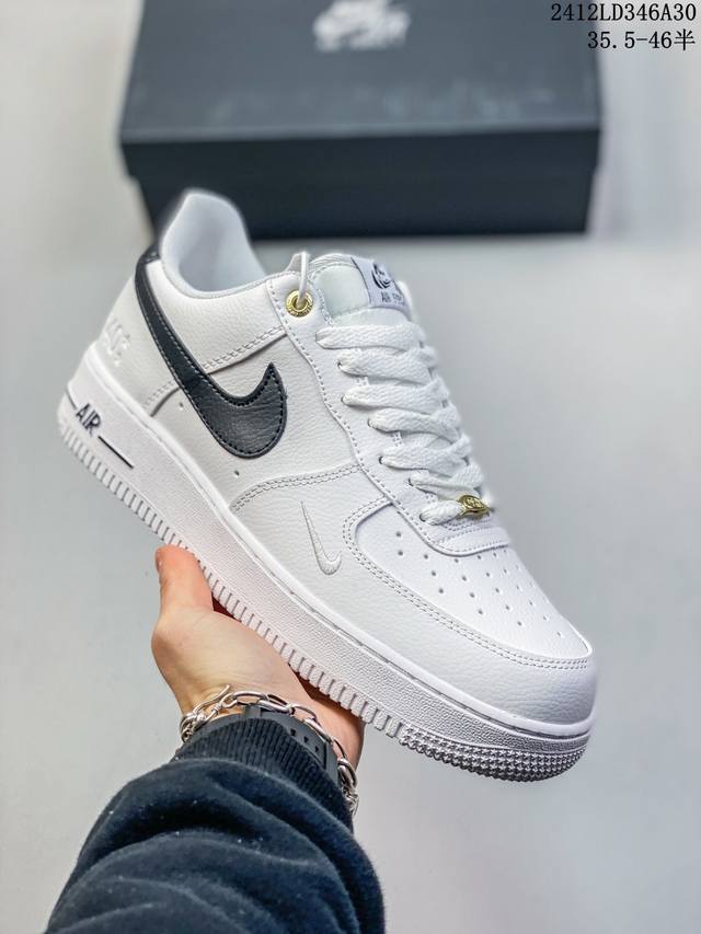 简介：真标耐克 Nike Air Force 1 Low 空军一号 低帮百搭休闲运动板鞋。柔软、弹性十足的缓震性能和出色的中底设计，横跨复古与现代的外型结合，造