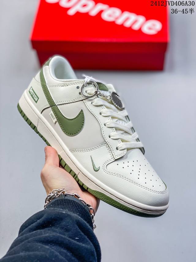 海外爆款限量发售！公司级 Nike Sb Dunk Low“Supreme联名 米白墨绿勾” 周年高端定制 低帮休闲板鞋 定制鞋盒 大厂纯原品质出货 超高清洁度