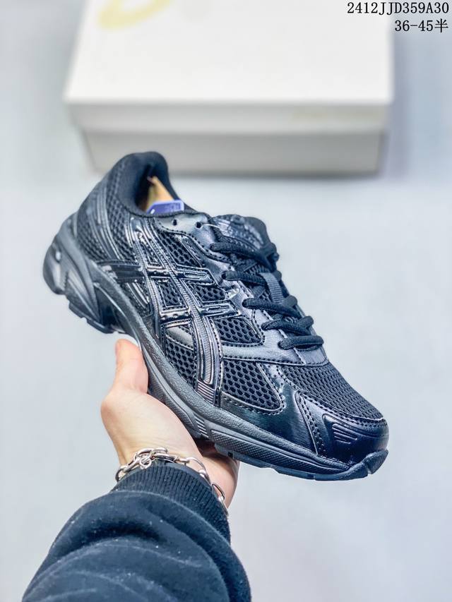 Asics Gel-1 阿斯克斯 亚瑟士 低帮 碳黑色 男女同款 织物防滑减震复古鞋时尚透气运动潮流耐磨低邦休闲鞋，选用网眼与皮革相接，复古而富有层次感。网布搭