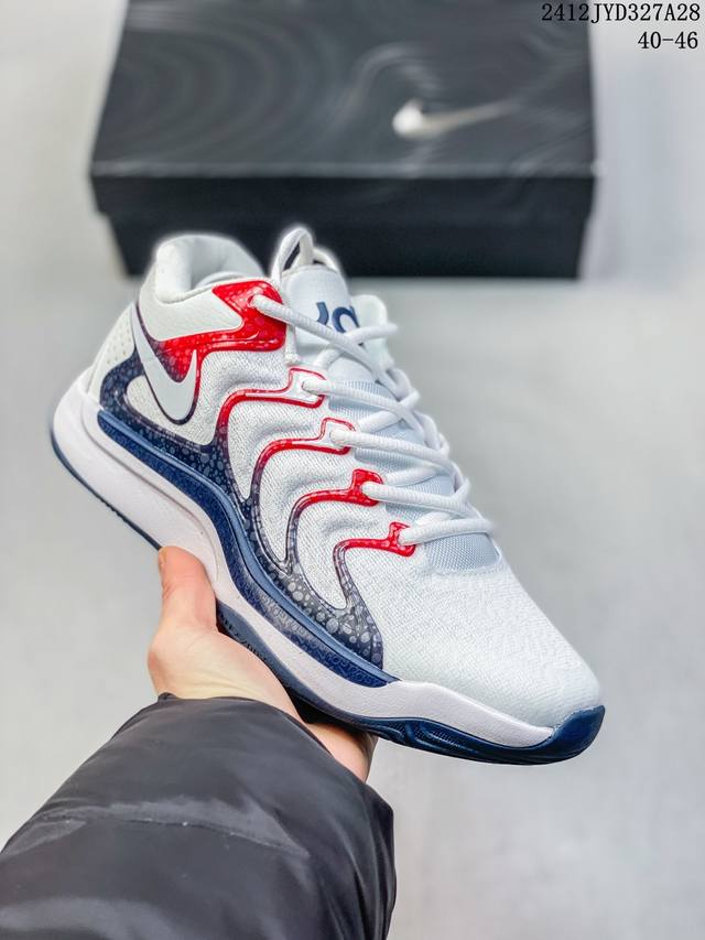 Nike Zoom Kd17 Ep杜兰特17代蓝球鞋战靴 除了作战靴也可以休闲的百搭经典设计鞋身采用 Flyknit 以及 Flywire 的黄金组合 最后搭载