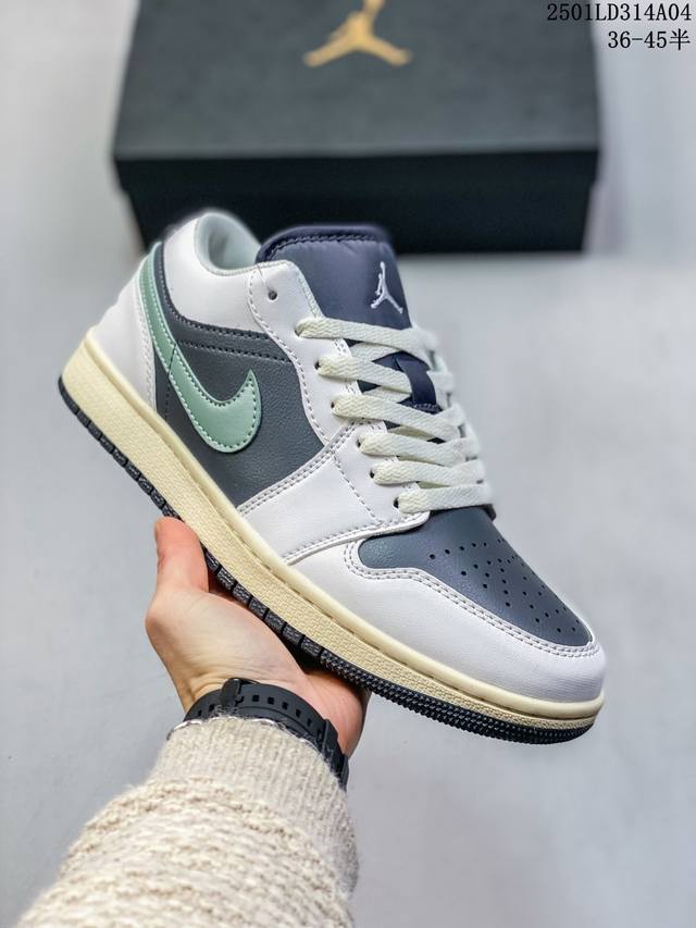 公司级nike Air Jordan 1 Low Aj1乔1低帮休闲板鞋 同步官方配色 官方货号:554725-113 尺码:36-45 Id:01Ld314A