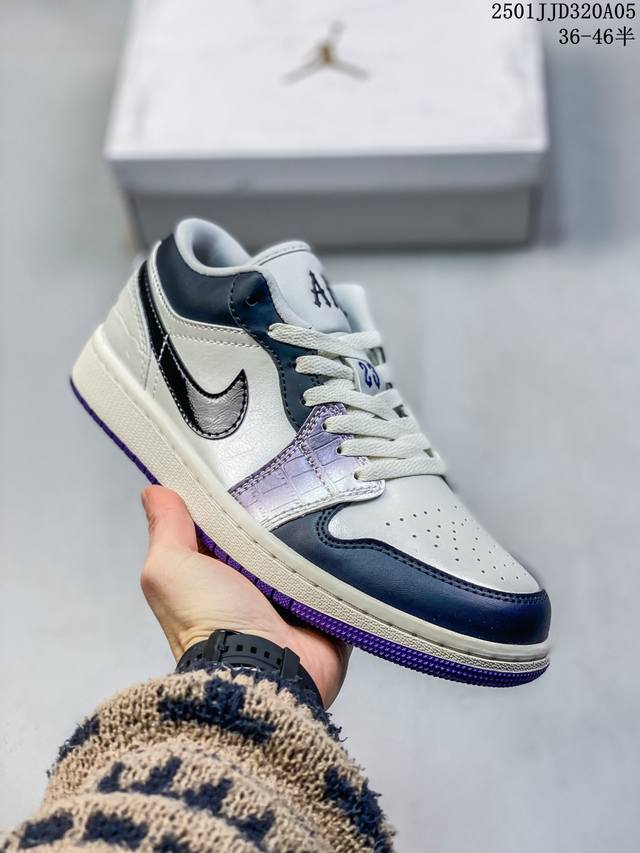 Air Jordan 1 Low Aj1乔1低帮休闲板鞋 同步官方配色 市场唯一独家头层皮打造 原鞋原档案开发 原厂皮料 原档冲孔鞋头 正确满胶鞋垫 四线拉帮