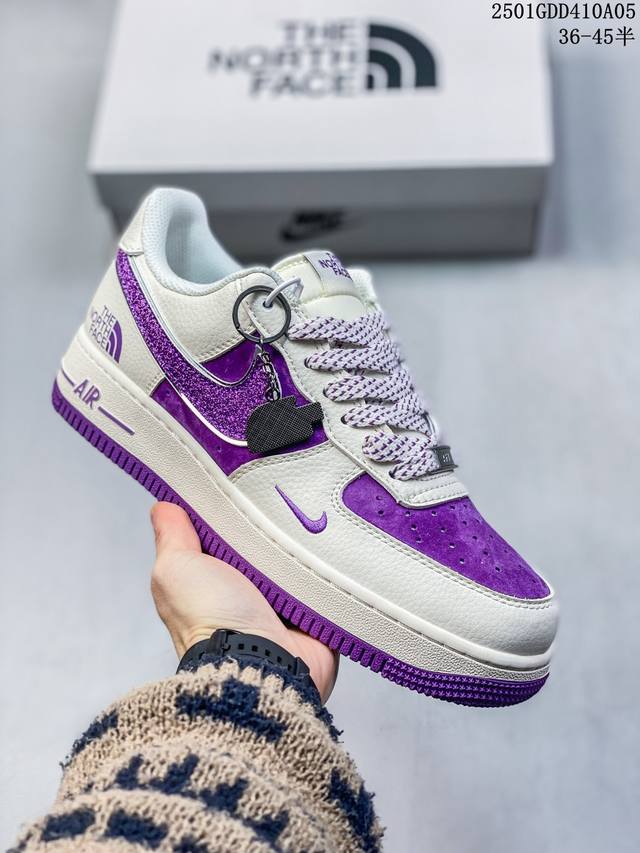 海外限量发售！公司级nike Air Force 1 '07 Low “北面联名--满天星双勾紫白配色”空军一号 低帮 运动鞋 休闲鞋 折边针车 工艺难度大 原