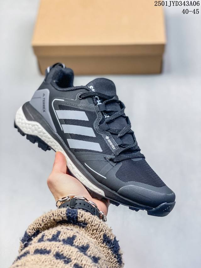 Adidas 阿迪达斯gore-Tex男子户外运动登山徒步鞋 尺码：40-45 编码：01Jyd343A06