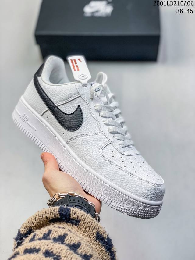 特价 Nike Air Force 1 ’07 Low 空军一号低帮百搭休闲运动板鞋。柔软、弹性十足的缓震性能和出色的中底设计，横跨复古与现代的外型结合，造就出