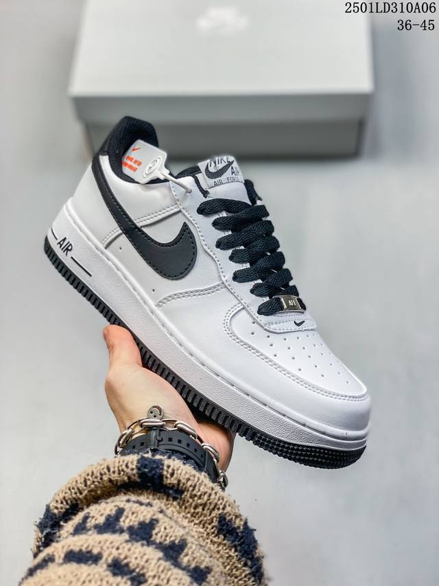 特价 Nike Air Force 1 ’07 Low 空军一号低帮百搭休闲运动板鞋。柔软、弹性十足的缓震性能和出色的中底设计，横跨复古与现代的外型结合，造就出