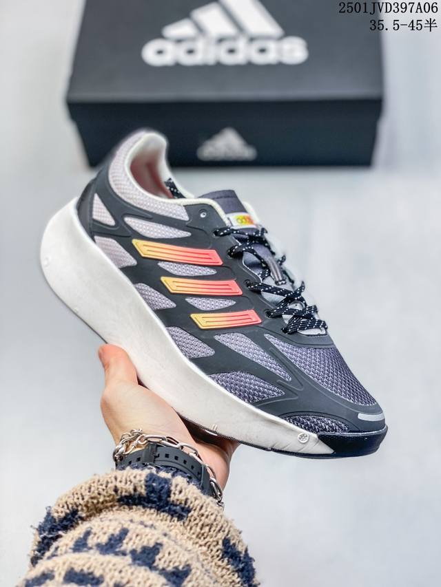 简介：公司级阿迪达斯 Adidas Adizero Aruku 全新跑鞋 浮现网络 以永动机为灵感的前卫造型 现代感十足的鞋面线条勾勒 格外引人注目 搭配丰沛的