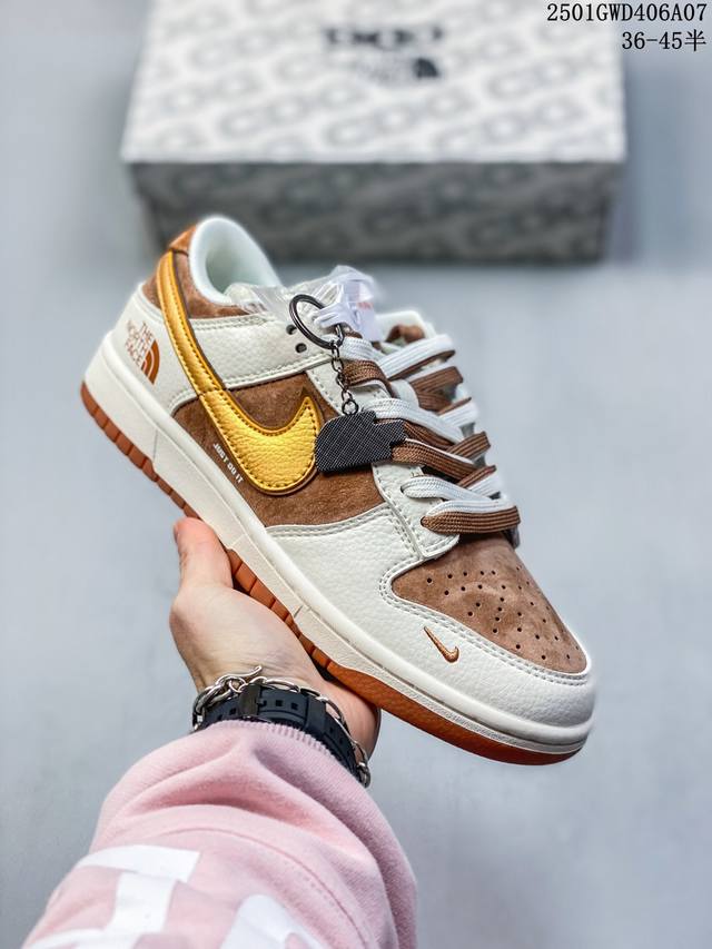 海外爆款限量发售！公司级 Nike Sb Dunk Low“北面联名 米棕黄勾” 周年高端定制 低帮休闲板鞋 定制鞋盒 大厂纯原品质出货 超高清洁度 皮料切割干