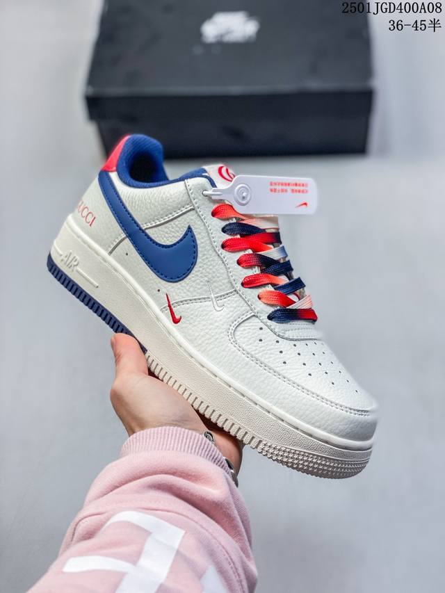 耐克 Nike Air Force 1 空军一号运动鞋 设计灵感源自摔跤运动，助你发挥天赋，震撼全场。华丽设计搭配优质皮革，契合不同造型，增添夺目风采，打造纯正