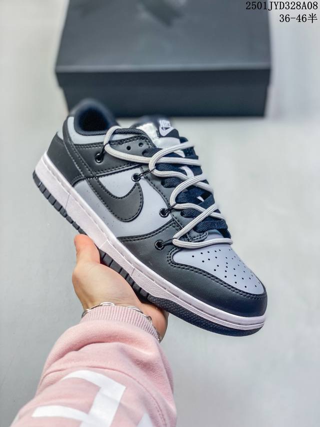 耐克 Nike Dunk Low 运动鞋复古解构绑带板鞋 双鞋带 作为 80 年代经典篮球鞋款，起初专为硬木球场打造，后来成为席卷街头的时尚标杆，现以经典细节和