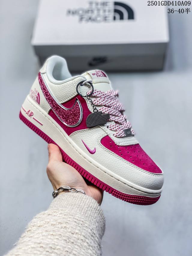 海外限量发售！公司级nike Air Force 1 '07 Low “北面联名--满天星双勾紫白配色”空军一号 低帮 运动鞋 休闲鞋 折边针车 工艺难度大 原