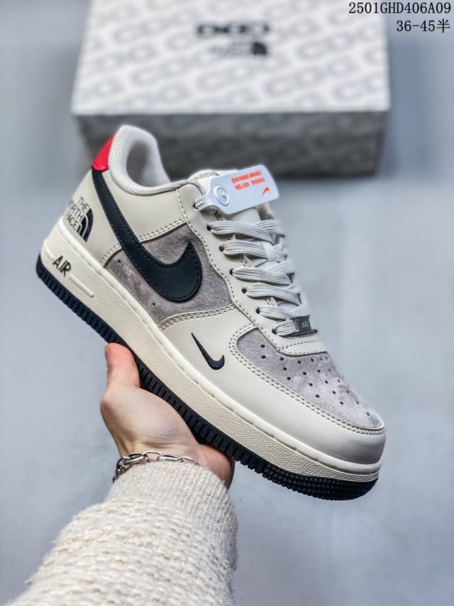 Nike Air Force 1 Low 空军一号低帮百搭休闲运动板鞋。柔软、弹性十足的缓震性能和出色的中底设计，横跨复古与现代的外型结合，造就出风靡全球三十多