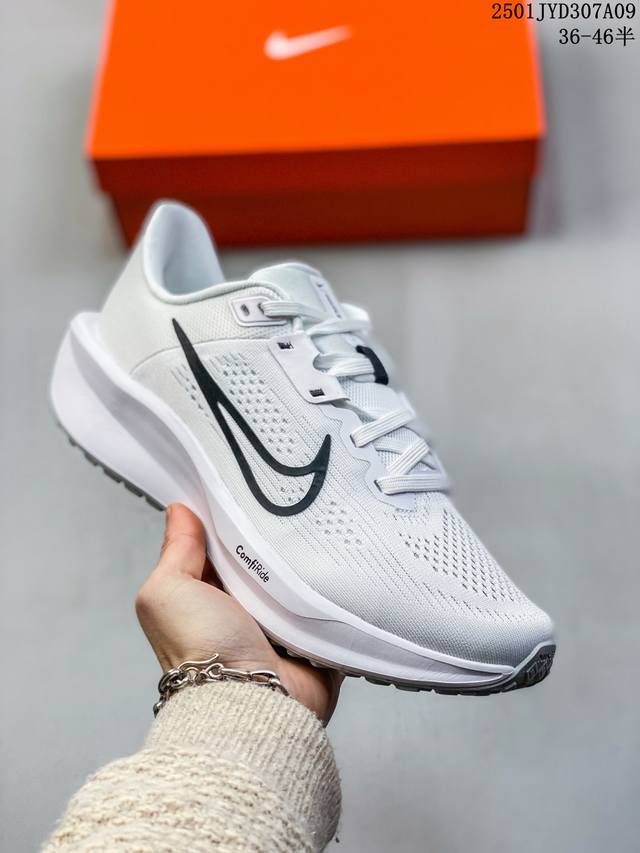 公司级nike Quest 6极速6代网面透气 时尚休闲跑步鞋 简约高科技设计采用多层材料，为双足带来凉爽感受和稳固体验时尚鞋面搭配中足包覆设计，提供稳固贴合感