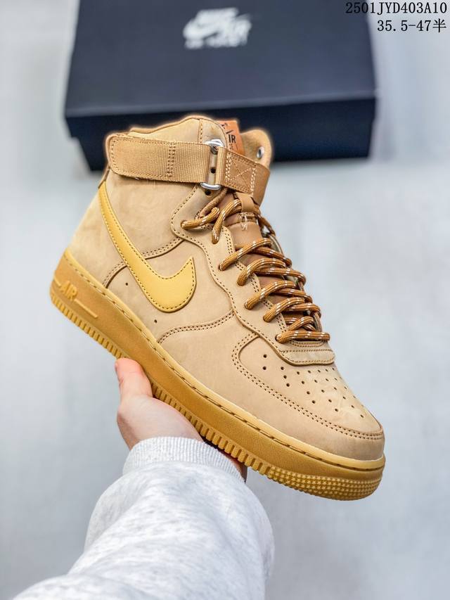 公司级带半码 耐克 Nike Air Force 1 '07 Low 空军一号含气垫 低帮百搭厚底增高休闲运动板鞋。柔软、弹性十足的缓震性能和出色的中底设计，横