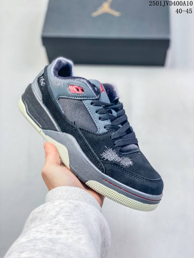 Travis Scott X Air Jordan 1 Low 低帮 联名 Aj1 乔丹1代 Aj1 乔1 低邦 联名 乔丹篮球鞋系列 鞋身延续了此前的设计，通