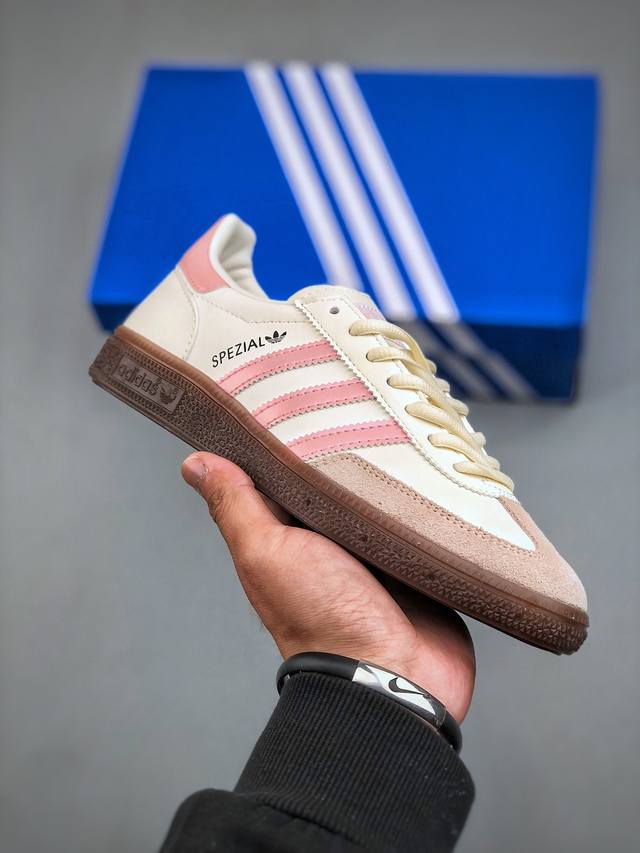 Adidas Originals Handball Spzl 手球运动员系列百搭休闲运动板鞋 白粉生胶底货号：Jh8661 尺码：35 36 36 37 38