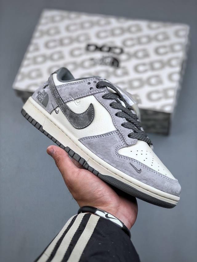 Nike Sb Dunk Low X The North Face X Cdg 白灰小钩满天星纯原大厂出品 极力推荐原装头层材料 独家版型蒸餾加工帶來的是更好的