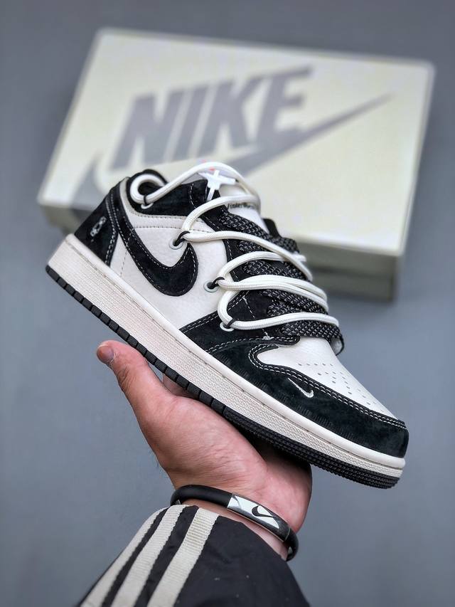 Air Jordan 1 Retro Low X Bearbrick 暴力熊米白黑绑带满天星官方同步新色 原装级产物拒绝公底 立体鞋型 细节完美 高清洁度 购置