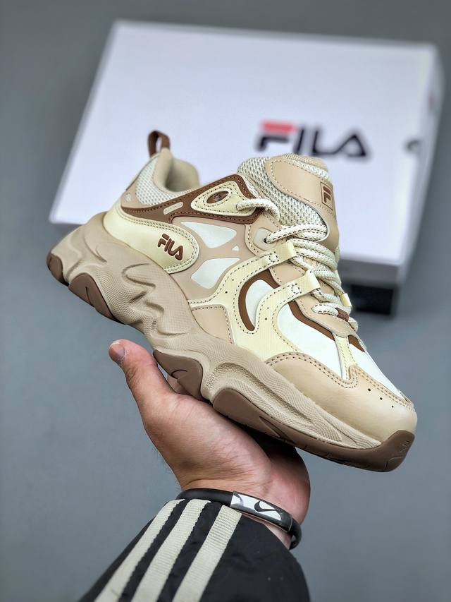 Fila Fusion 斐乐潮牌 时尚潮流休闲运动板鞋 纯原版本 鞋面设计理念源自于历史篮球鞋款smash 从其复古鞋面提炼元素 结合板鞋鞋底做现代拼接的混搭风