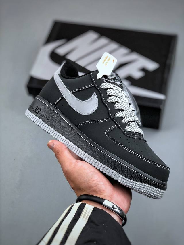 Nike Air Force 1 Low 黑银原楦头原纸板 打造纯正空军版型专注外贸渠道 全掌内置蜂窝气垫 原盒配件 原厂中底钢印、拉帮完美 官方货号：Dh56