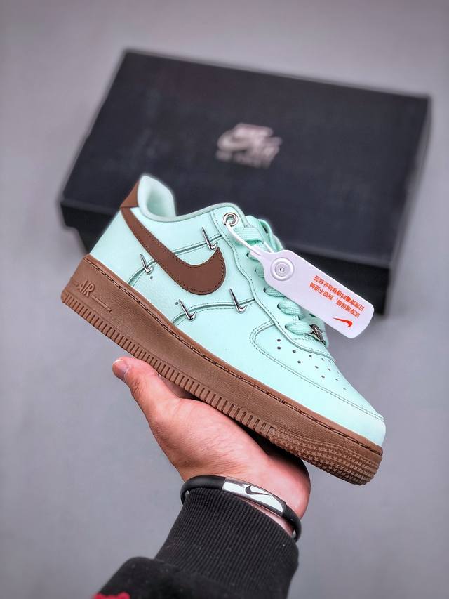 Nike Air Force 1 Low 07 四小勾 #原楦头原纸板 打造纯正空军版型 #专注外贸渠道 全掌内置蜂窝气垫 #原盒配件 原厂中底钢印、拉帮完美