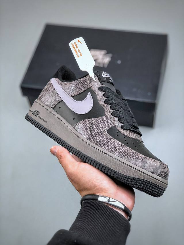 持放店 Nike Air Force 1 Low 07 黑灰原楦头原纸板 打造纯正低帮空军版型专注外贸渠道 全掌内置蜂窝气垫 原盒配件 原厂中底钢印、拉帮完美