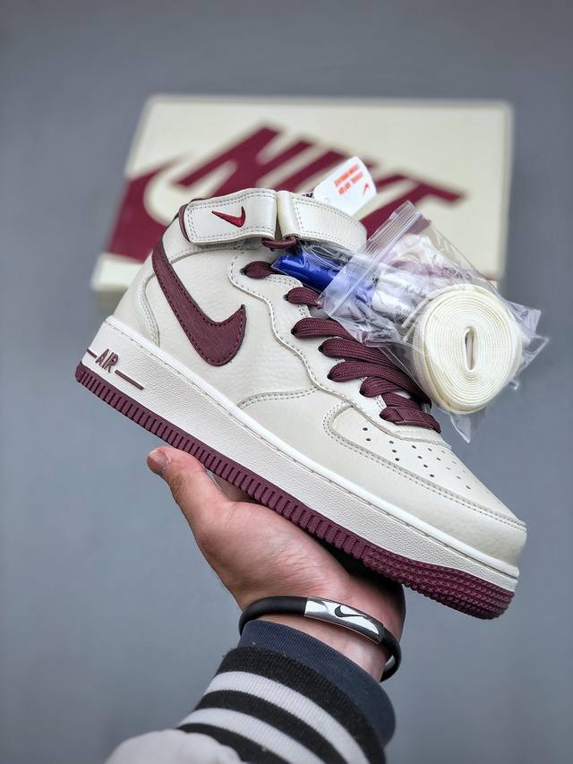 Nike Air Force 1 Mid '07 “酒红”配色中帮空军一号休闲板鞋 定制皮料 原楦原纸板 纯正空军版型 高清洁度 内置全掌气垫 附送马克笔 可自