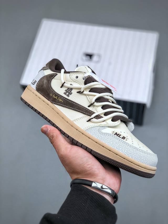 Travis Scott X Nike Air Jordan 1 Low X Mlb Air Jordan 1 Low 反转米棕绑带倒钩 纯原版本全鞋采用原装头