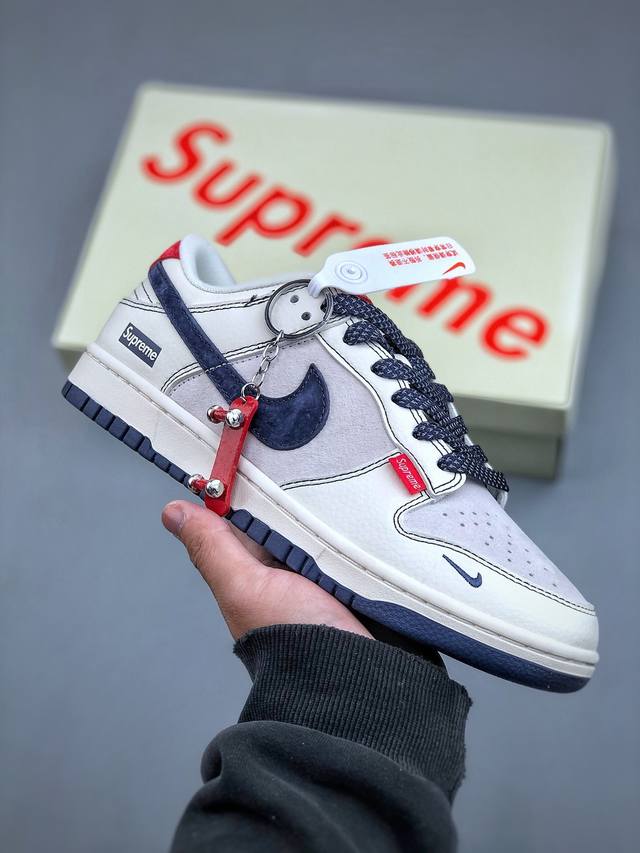 Nike Sb Dunk Low X Supreme 米蓝红小钩满天星纯原大厂出品 极力推荐原装头层材料 独家版型蒸餾加工帶來的是更好的视觉和脚感体验大厂纯原品