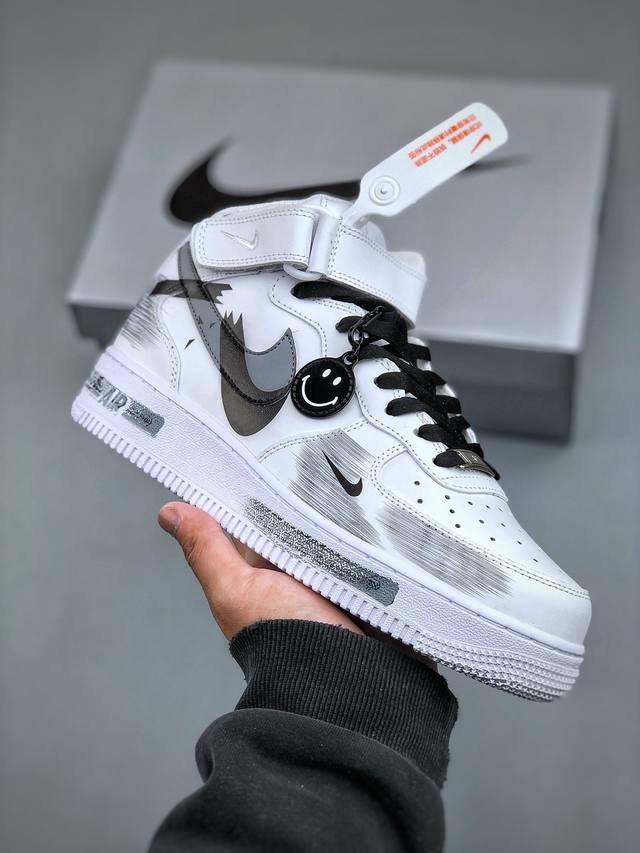 Nike Air Force 1 Mid 07 手绘 断裂三钩 白黑灰原楦头原纸板 打造纯正中帮空军版型专注外贸渠道 全掌内置蜂窝气垫 原盒配件 原厂中底钢印、