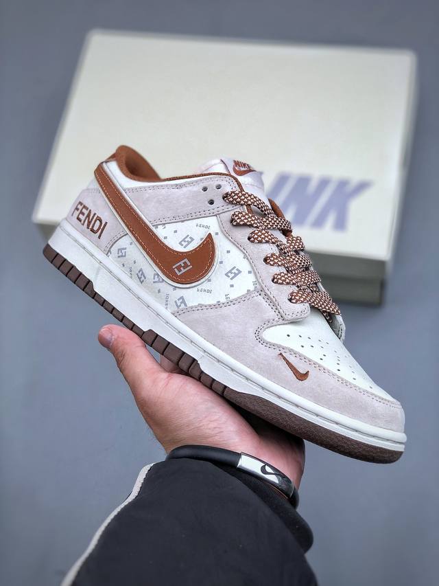 Nike Sb Dunk Low X Fendi 白棕小钩满天星纯原大厂出品 极力推荐原装头层材料 独家版型蒸餾加工帶來的是更好的视觉和脚感体验大厂纯原品质出货