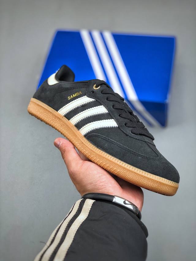 Adidas Originals Samba Og 黑白 此款以简约大方的造型设计，给人以随性休闲的时尚格调，穿着舒适轻便，运动灵活自如，蓝满足日常个性穿搭。货