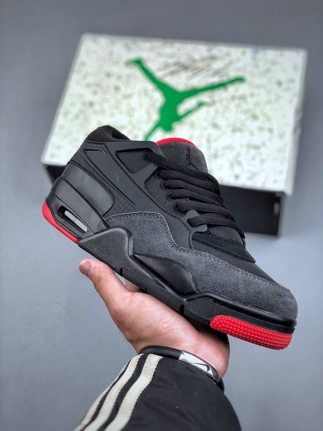 Air Jordan 4 Rm “黑红” 该鞋款采用延伸至鞋跟的精制 Tpu 覆面进行增强，提升稳定性。它由透气网眼布和翻毛皮混纺而成，在鞋跟片上醒目地展示 “