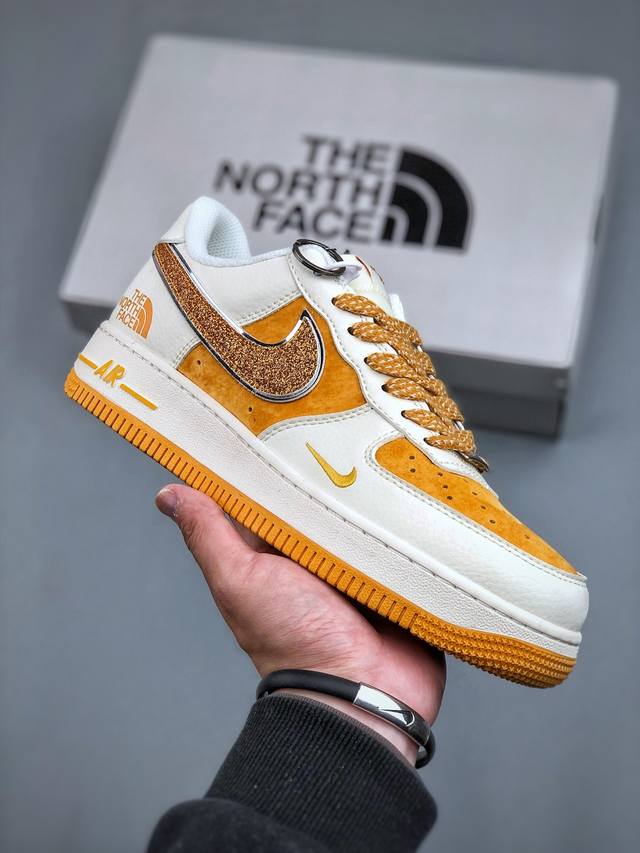 海外限量发售！公司级nike Air Force 1 '07 Low “北面联名--满天星双勾黄金配色”空军一号 低帮 运动鞋 休闲鞋 折边针车 工艺难度大 原