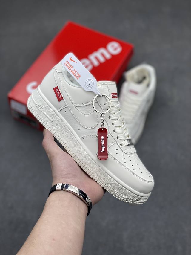 工厂套现 福利特价 原本地260版本 海外限量发售！公司级nike Air Force 1 '07 Low “Supreme滑板系列--米白” 空军一号 低帮