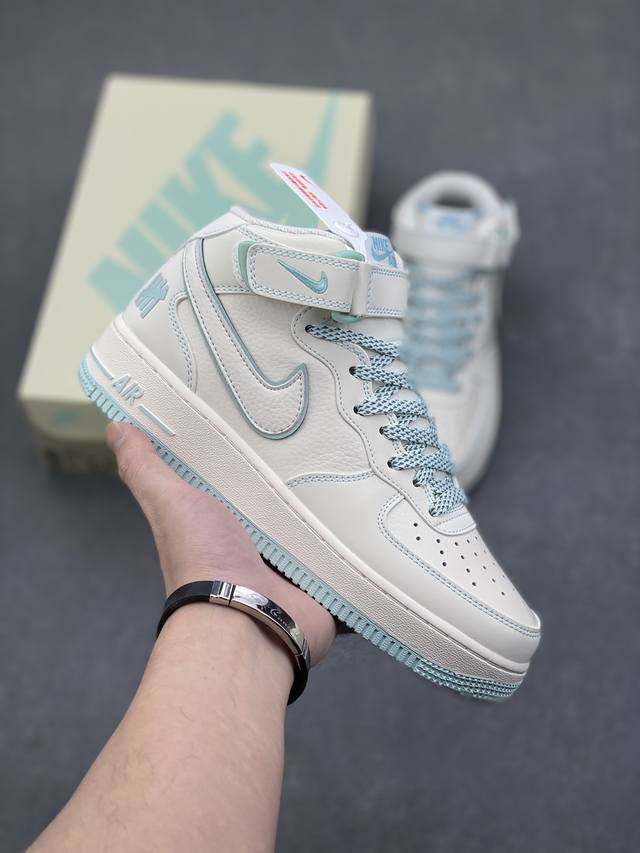 耐克 Undefeated X Nk Air Force 1'07 Mid 夜魔侠 空军一号中帮休闲板鞋#定制皮料 原装定制鞋盒 炫彩反光 细节满满 原楦头原纸