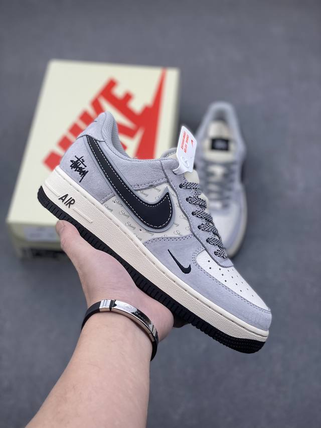 海外限量发售！公司级nike Air Force 1 '07 Low “斯图西联名--灰猪八黑勾”空军一号 低帮 运动鞋 休闲鞋 折边针车 工艺难度大 原楦头原