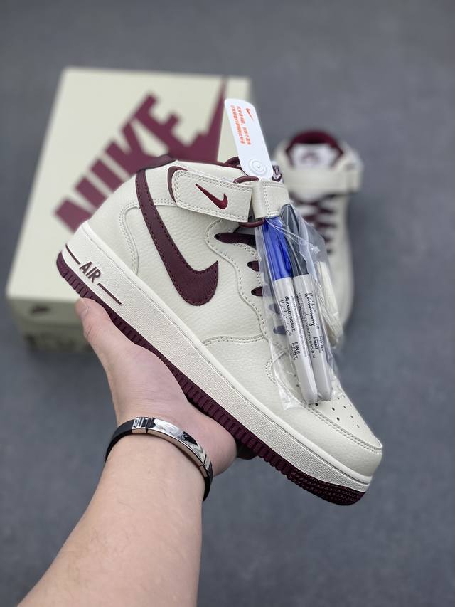 小红书爆款 公司级 Nike Air Force 1 Mid “米酒红”配色高帮空军一号休闲板鞋 定制皮料 原楦原纸板 纯正空军版型 高清洁度 内置全掌气垫 附