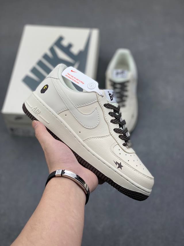 工厂套现 福利特价 原本地240版本 海外限量发售！公司级nike Air Force 1 '07 Low “Bape联名--米黑星星”空军一号 中帮 运动鞋 - 点击图像关闭