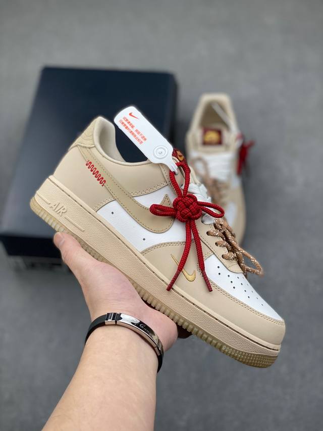 Air Force 1 '07 Low 蛇年白棕 原楦头原纸板 打造纯正空军版型 #专注外贸渠道 全掌内置蜂窝气垫 #原盒配件 原厂中底钢印、拉帮完美 官方同步