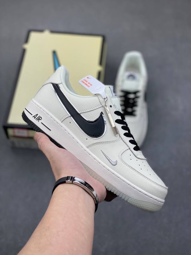 高端定制 洛杉矶潮牌店限量发售 公司级 Undefeated X Nike Air Force 1 Low 空军一号低帮休闲板鞋 定制皮料 原装定制鞋盒 炫彩反