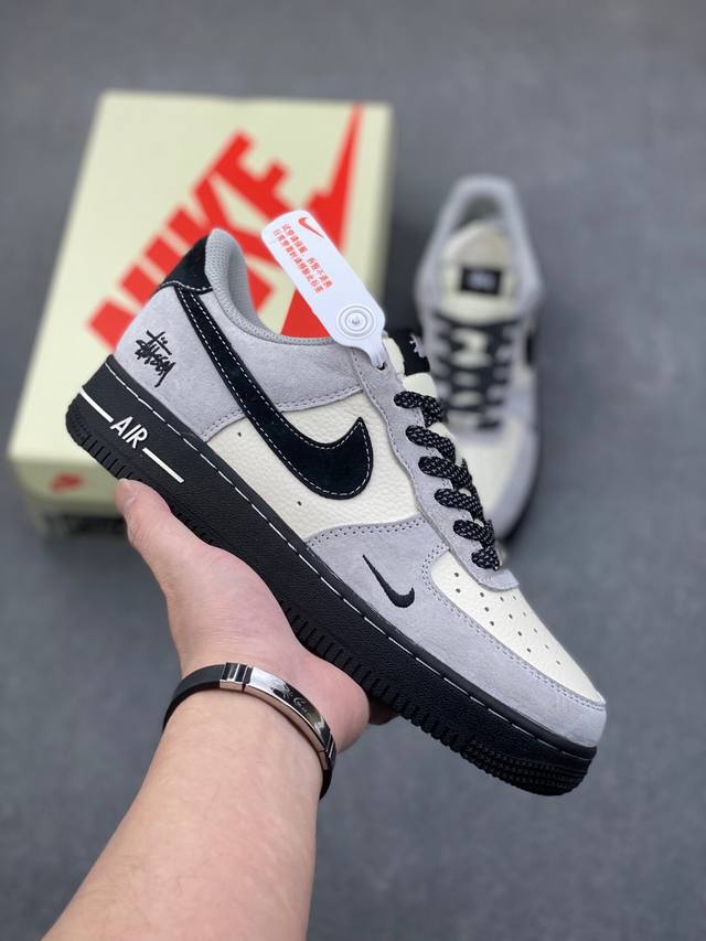 海外限量发售！公司级nike Air Force 1 '07 Low “斯图西联名--全黑底”空军一号 低帮 运动鞋 休闲鞋 折边针车 工艺难度大 原楦头原纸板