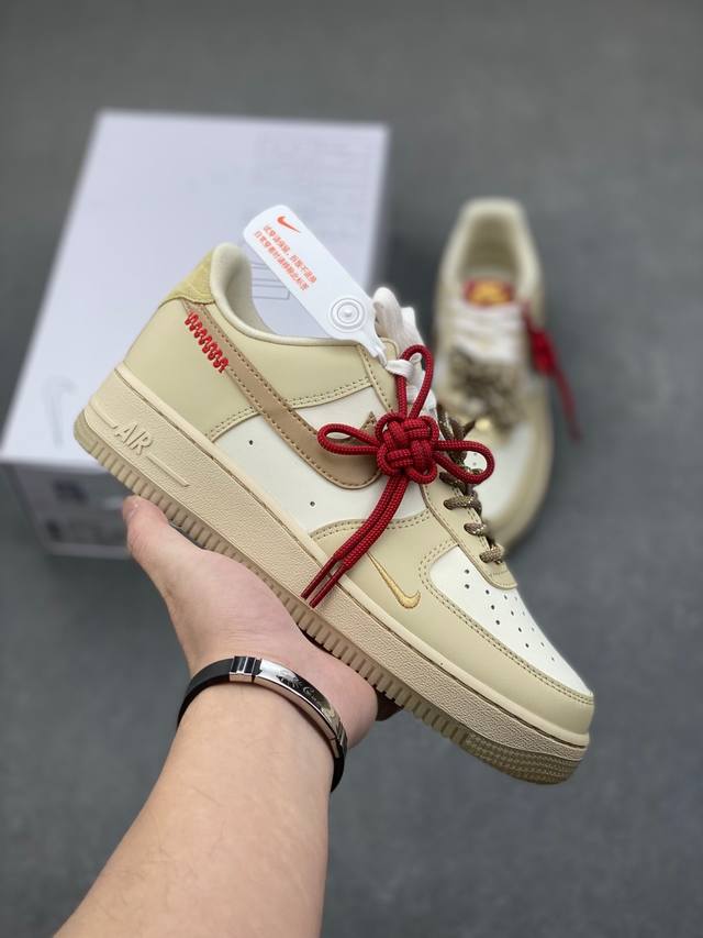 Air Force 1 '07 Low 蛇年白棕 原楦头原纸板 打造纯正空军版型 #专注外贸渠道 全掌内置蜂窝气垫 #原盒配件 原厂中底钢印、拉帮完美 官方同步