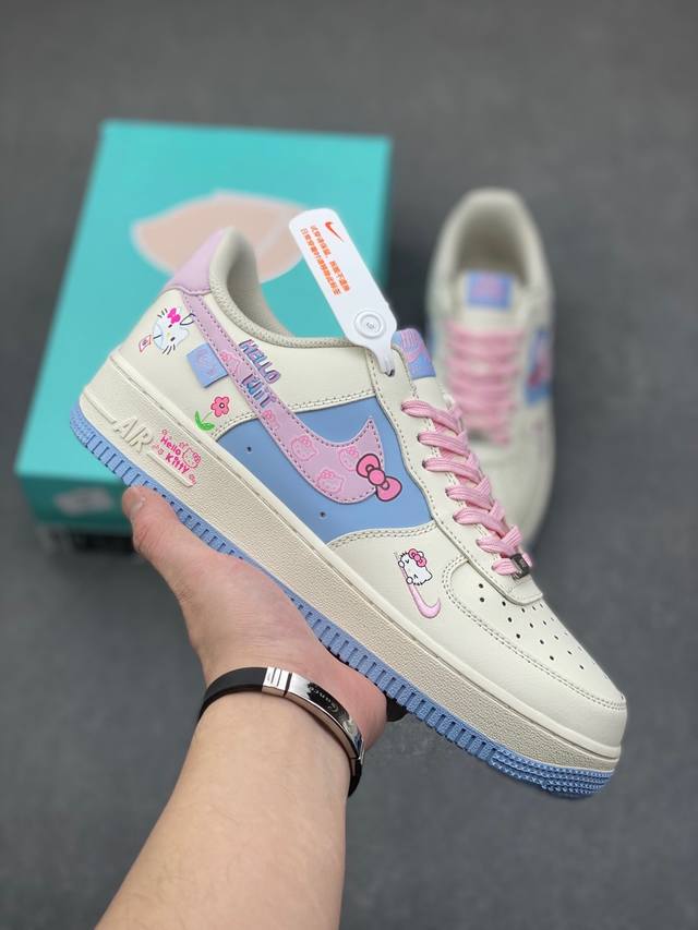 Nike Air Force 1 Low 空军一号低帮百搭休闲运动板鞋。柔软、弹性十足的缓震性能和出色的中底设计，横跨复古与现代的外型结合，造就出风靡全球三十多