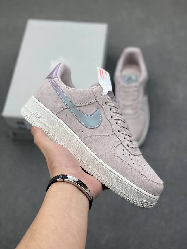 Nike Air Force 1' 07 翻毛粉 原楦头原纸板 打造纯正空军版型 专注外贸渠道 全掌内置蜂窝气垫 #原盒配件 原厂中底钢印、拉帮完美 货号：Hj