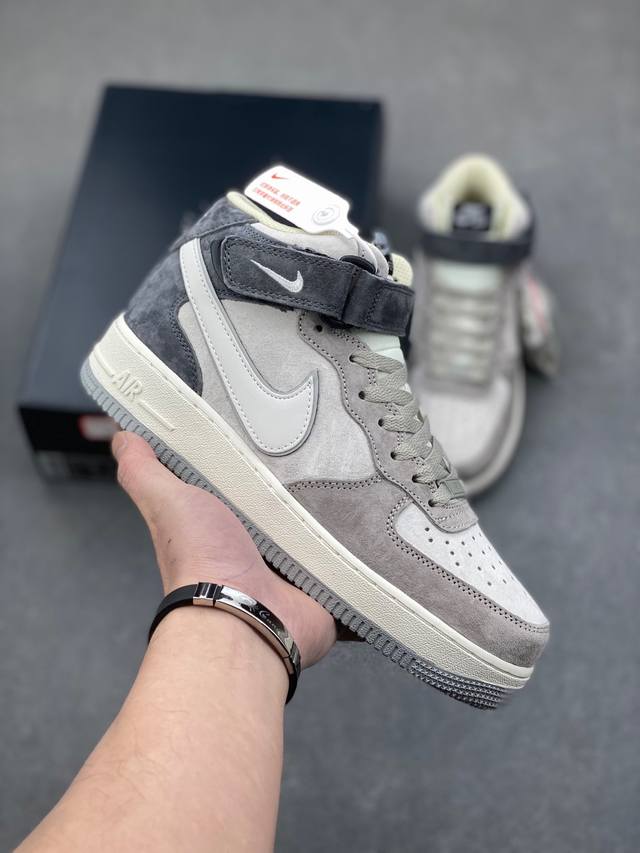 秋冬新品 公司级 Nike Air Force 1 Mid ’07 米灰黑配色 空军一号中帮休闲板鞋 原厂麂皮 3M反光 原楦原纸板 纯正版型 正品nfc感应芯