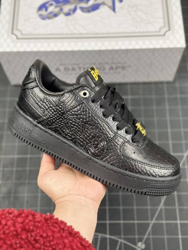 潮流教父nigo品牌 Bape Sta “Tokyo” 黑压纹经典百搭休闲运动板鞋 经典猿人头设计 纯正版型 海玻璃鞋垫 内置全掌气垫 全套顶级包装 包含猿人l - 点击图像关闭