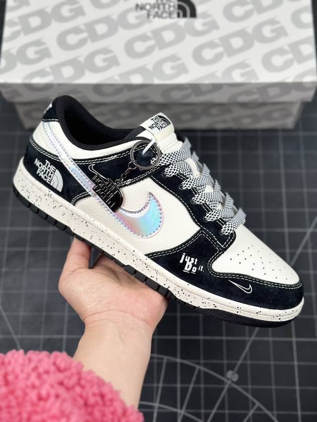 Nk Sb Dunk Low 北面联名 米黑炫彩勾 周年高端定制 低帮休闲板鞋 #定制鞋盒 大厂纯原品质出货 超高清洁度 皮料切割干净无任何毛边 细节完美 货号